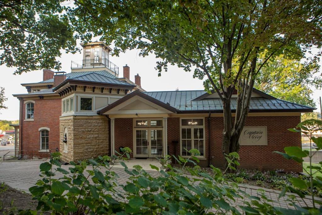 Merry Mansion East Dubuque Luaran gambar